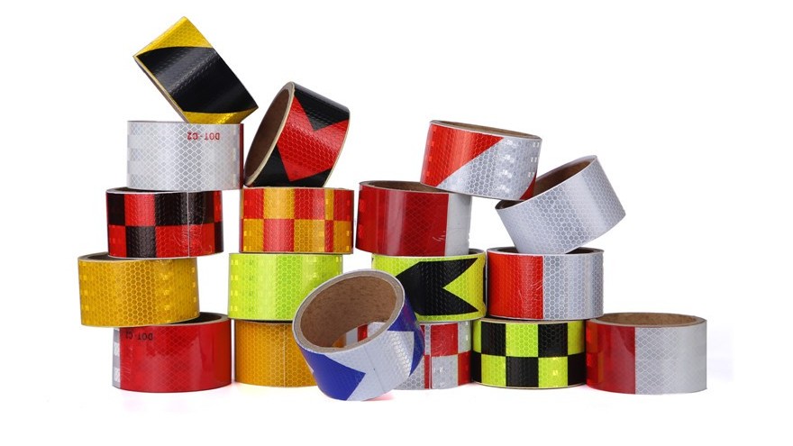 高強(qiáng)級反光膜是幾類反光膜-廠家直接出貨【昆山玉寰】