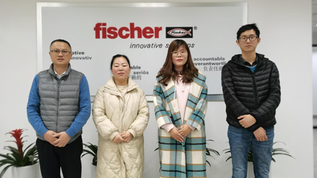 安全防滑膠帶，降低光滑場所的滑倒事故【昆山玉寰】